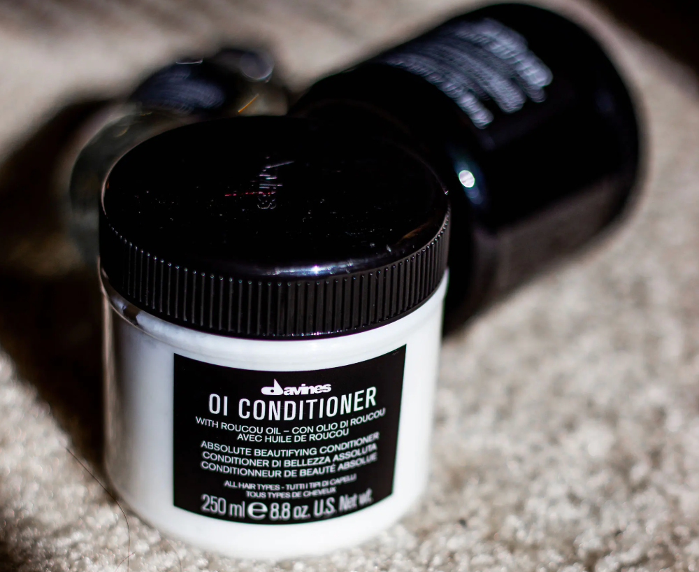 Shiny Hair This Mother’s Day with Davines OI Conditioner