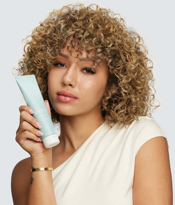 How Does Eufora Perfect Curl Forming Cream Define Curls?