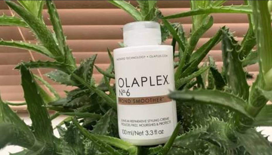 Does OLAPLEX Nº.6 Bond Smoother Help Control Frizz?