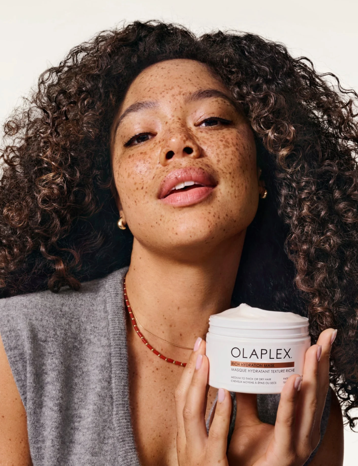How Does OLAPLEX Rich Hydration Mask Hydrate Dry Hair?