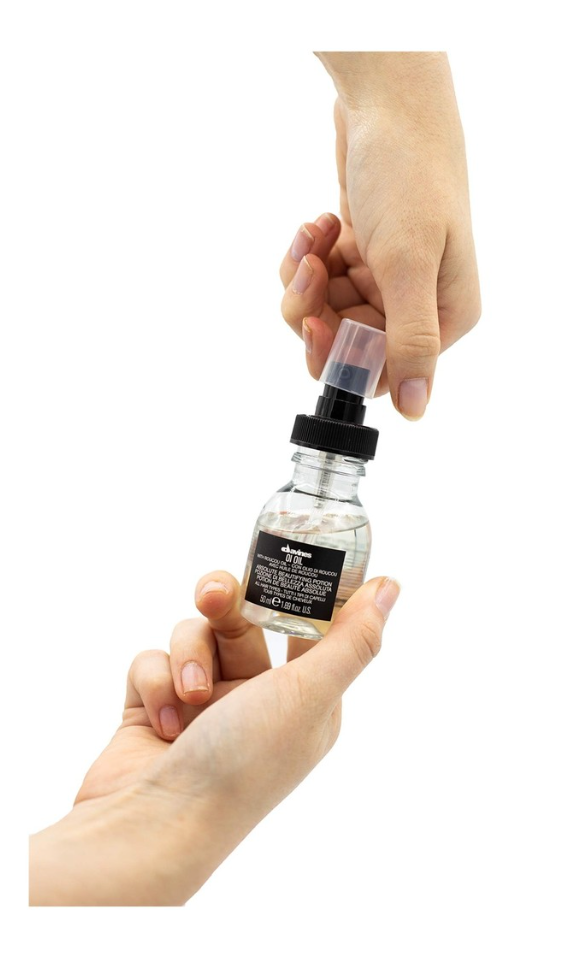 How Does Davines OI Oil Help Dry Hair?