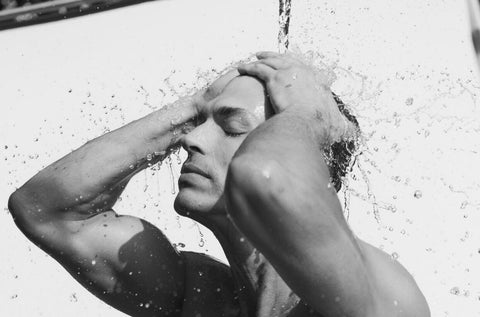 What is a Clarifying Shampoo? Benefits, Uses, and Tips