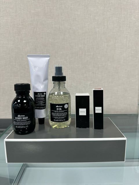 Davines OI Mothers Day Gift Box with Bonus