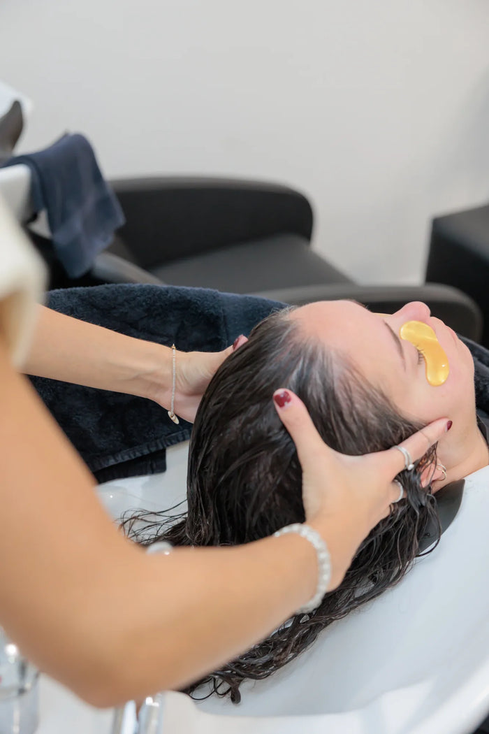 Moda Salon Bowmanville shampoo scalp massage