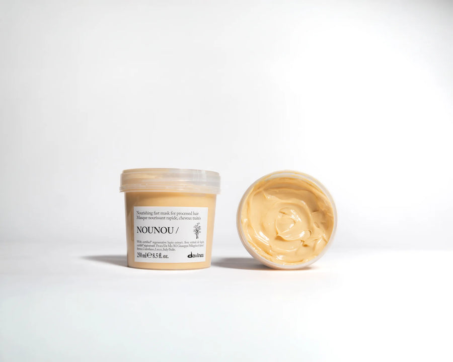 Moda Salon Davines NOUNOU conditioner jar open