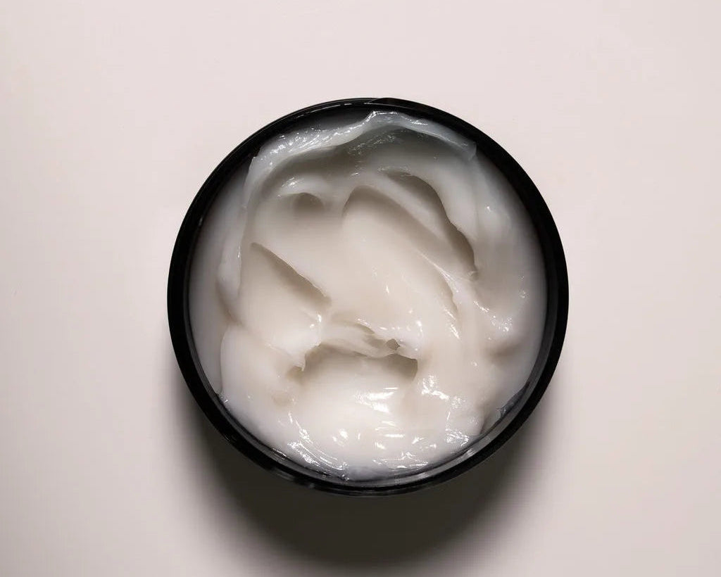 Moda Salon hair mask jar open, dark styling