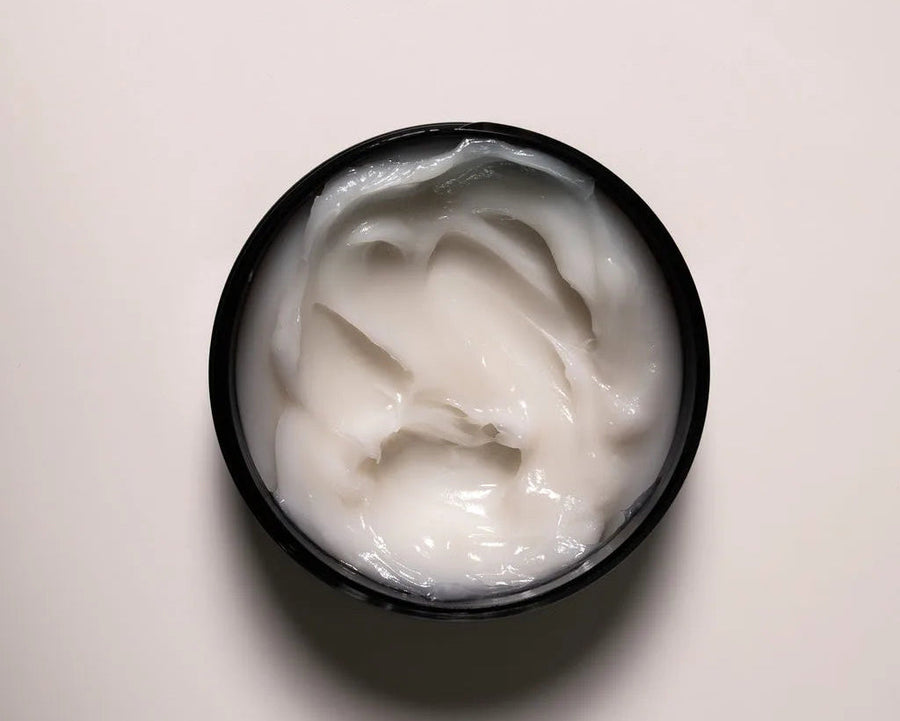 Moda Salon hair mask jar open, dark styling